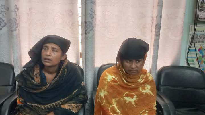 বিয়ানীবাজারে স্বর্ণ ছিনতাইকালে দুই নারী আটক