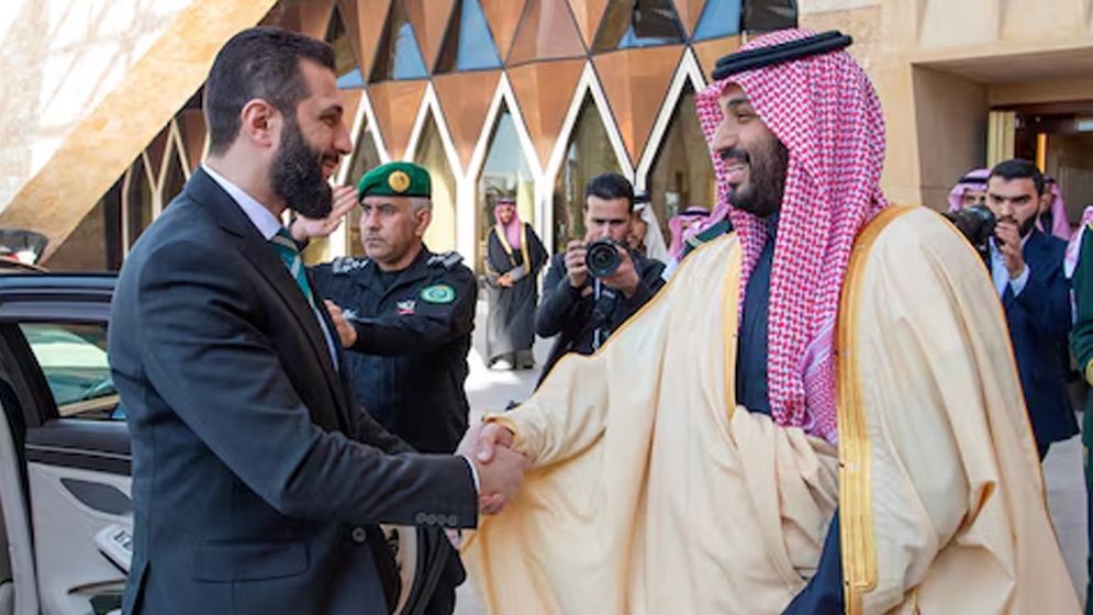 সৌদি ক্রাউন প্রিন্সের সঙ্গে সিরিয়ার অন্তবর্তী প্রেসিডেন্টের সাক্ষাৎ