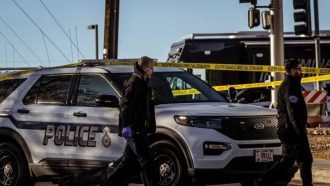 মার্কিন বিমানঘাঁটিতে বন্দুকধারীর গুলিতে নিহত ১