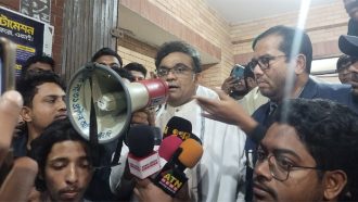 জাবিতে আন্দোলনের মুখে পোষ্য কোটা বাতিল