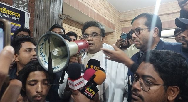 জাবিতে আন্দোলনের মুখে পোষ্য কোটা বাতিল