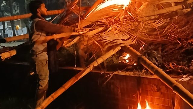 সিলেটে বুলডোজার দিয়ে ভাঙা হলো শেখ মুজিবের ম্যুরাল