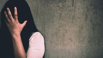 জবানবন্দি নিতে গিয়ে অন্তঃসত্ত্বা নারীকে পুলিশের ধর্ষণ