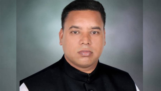 প্রবাসীর স্ত্রীকে ধর্ষণের অভিযোগে আ.লীগ নেতা গ্রেফতার