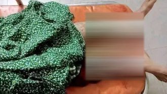 ঘুমন্ত স্ত্রীর পায়ের রগ কেটে দিলেন স্বামী