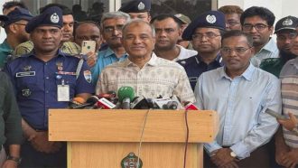 এবার কেউ টিকিট কালো বাজারিতে জড়াতে সাহস পায়নি