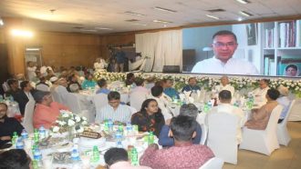 সেনাবাহিনীকে জনগণের মুখোমুখি করা হচ্ছে