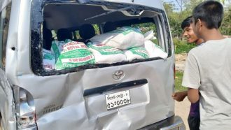 সিলেটে ঈদ উপহার দিতে গিয়ে দুর্ঘটনার কবলে ছাত্র নেতারা