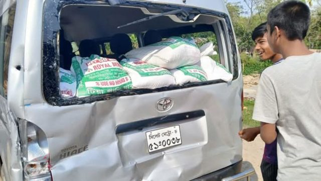 সিলেটে ঈদ উপহার দিতে গিয়ে দুর্ঘটনার কবলে ছাত্র নেতারা
