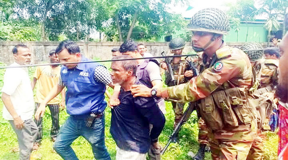 মৌলভীবাজারে মাদরাসায় হামলা, অস্ত্রসহ আটক ৩