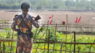 অবৈধ অনুপ্রবেশের দায়ে এক মাসে ১৪ ভারতীয় নাগরিক আটক