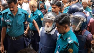 আইনজীবীর ওপর রেগে গেছেন হাজী সেলিম