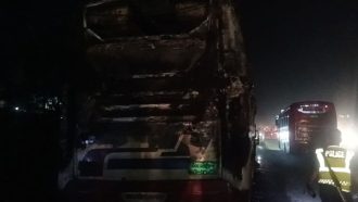 চলন্ত বাসে আগুন