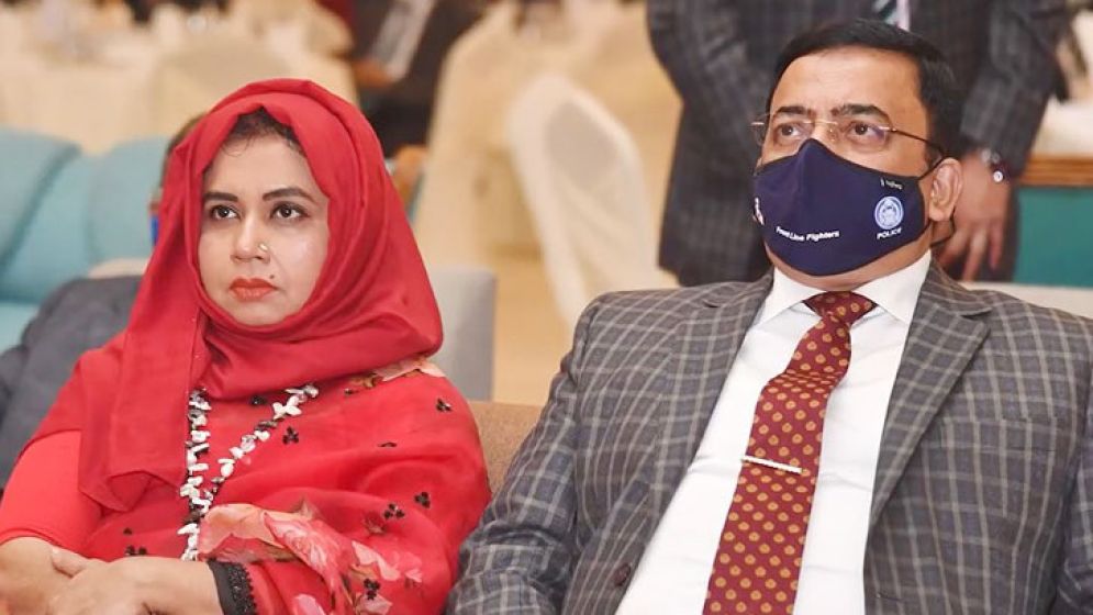 বেনজীরের বিরুদ্ধে ‘রেড নোটিশ’ জারি করল ইন্টারপোল