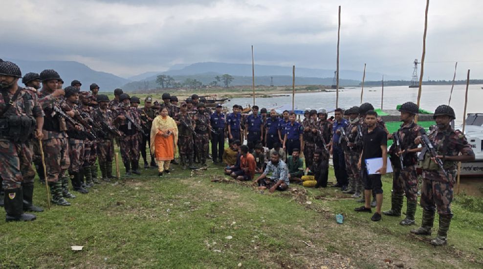 সাদাপাথর লুট, নয়জনকে দুই বছরের জেল