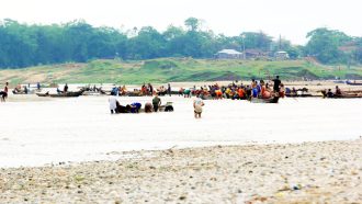 পাথর লুটেরাদের দৃষ্টি এখন সাদাপাথর!