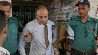 সিলেট নগরীতে আ.লীগ নেতাকে গণপিটুনি দিয়ে পুলিশে সোপর্দ