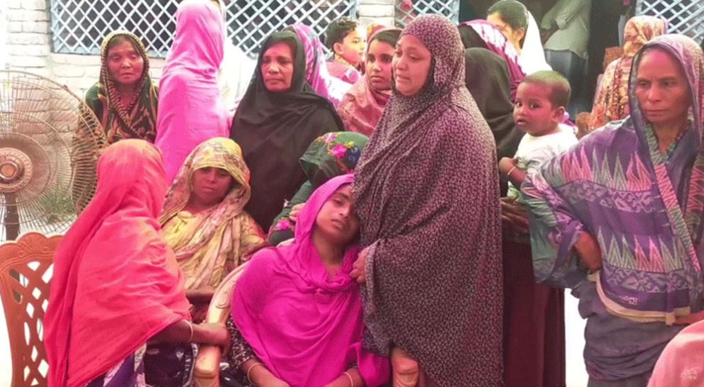 ট্রাকের সঙ্গে মাইক্রোবাসের সংঘর্ষ, নিহত ৩