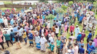 জৈন্তাপুরে মেঘালয় টি এস্টেটের ইজারা বাতিলের দাবিতে বিক্ষোভ