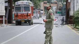 ভারতের সঙ্গে বাণিজ্যিক সম্পর্ক বৃদ্ধি চায় ৫০ শতাংশ পাকিস্তানি