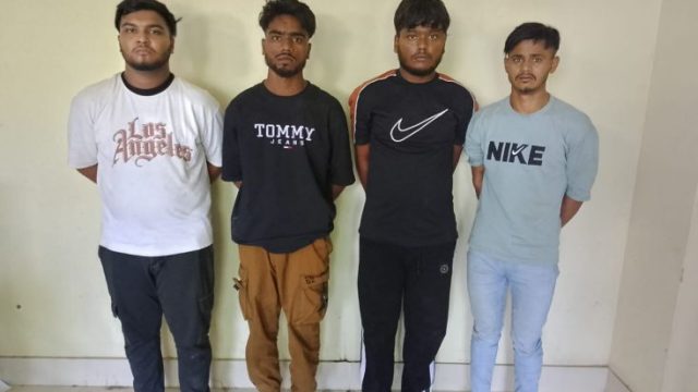 বড়লেখায় চোরাই অটোরিকশা বিক্রি করতে গিয়ে ৪ জন গ্রেপ্তার