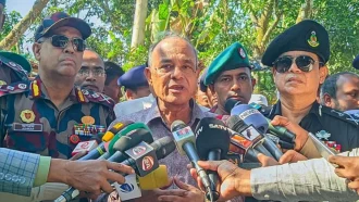 পুশব্যাক নয়, প্রোপার চ্যানেলে পাঠানো হবে অবৈধ ভারতীয়দের: স্বরাষ্ট্র উপদেষ্টা