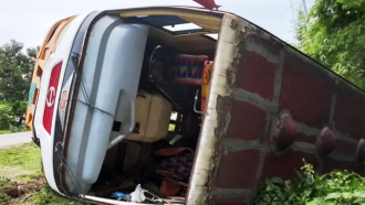 হবিগঞ্জে বাস খাদে পড়ে ২০ যাত্রী আহত