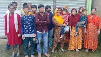 সিলেটের কানাইঘাট সীমান্তে নারী-শিশুসহ ১৬ জনকে আটক