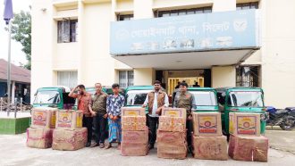 সিলেটৈ ধরা পড়লেন নাসির বিড়ির আড়ৎদার রাসেল