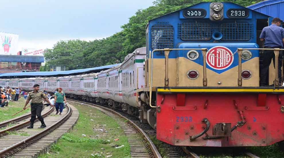 হবিগঞ্জে ফোনে কথা বলছিলেন যুবক, অতঃপর ট্রেনে কাটা