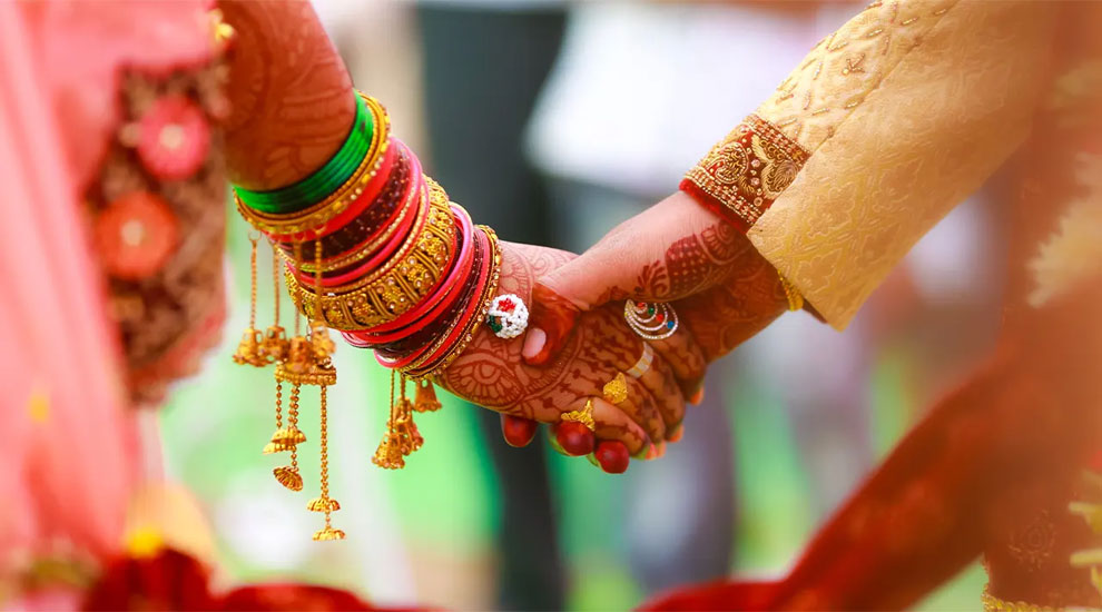 বিয়ে করতে অস্বীকৃতি, গুহাবাসী হলেন যুবক