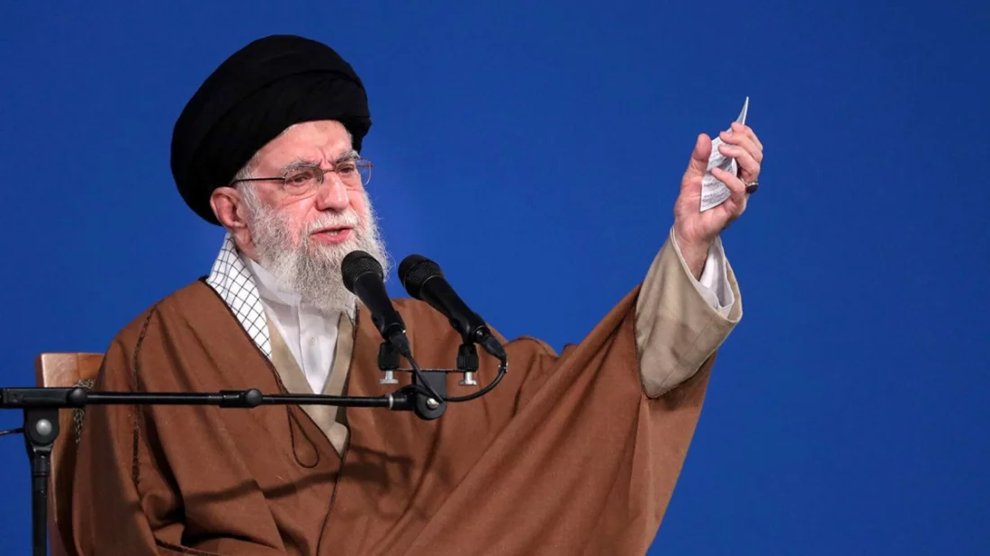 জীবনের সবচেয়ে ভয়াবহ পরিস্থিতির মুখে খামেনি