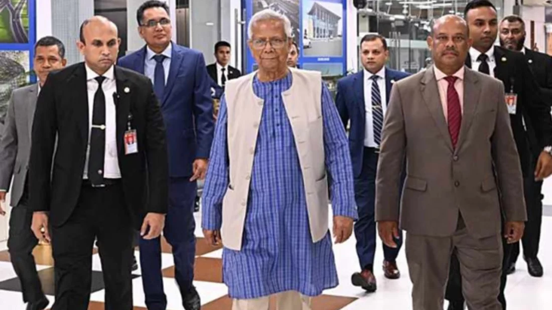 দেশের পথে প্রধান উপদেষ্টা