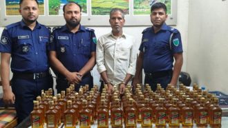 জৈন্তাপুরে পুলিশ দেখে পালালো ৩ জন, পারেননি মনি