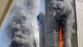 দুবাইয়ে ৬৭ তলা ভবনে ভয়াবহ আগুন