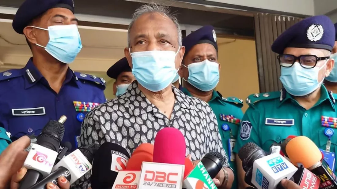 তারেক রহমানের দেশে ফিরতে কোনো বাধা নেই: স্বরাষ্ট্র উপদেষ্টা