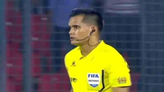 বাংলাদেশকে পেনাল্টি না দেওয়া রেফারি ও তার স্ত্রীর ‘ফেসবুক লক’