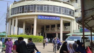 ফেনীতে ট্রাক-মাইক্রোবাস সংঘর্ষে নিহত ১, আহত ৭