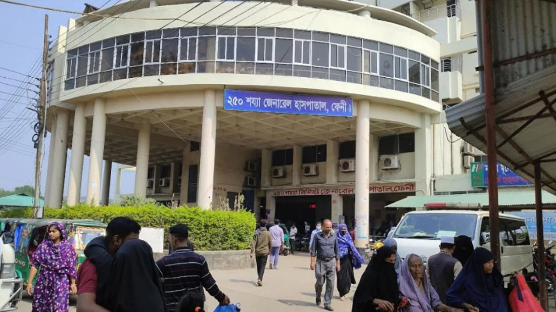 ফেনীতে ট্রাক-মাইক্রোবাস সংঘর্ষে নিহত ১, আহত ৭