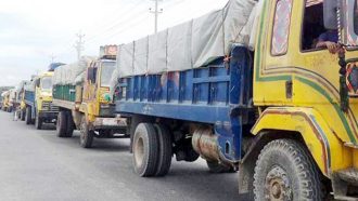 সিলেটে পাথর মিল মালিক, শ্রমিকদের ৪৮ ঘন্টার কর্মবিরতি