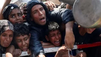 গাজাবাসীদের বিমান থেকে ত্রাণ দেওয়ার দাবি ইসরায়েলের