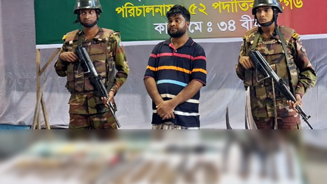 সিলেটে সেনার জালে মাদক সম্রাট ‘পলিথিন তবারক’