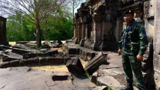 থাই ও কম্বোডিয়ার সেনাদের মধ্যে তুমুল গোলাগুলি