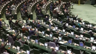 গুপ্তচরবৃত্তির শাস্তি কঠোর করে ইরানে পার্লামেন্টে প্রস্তাব পাস