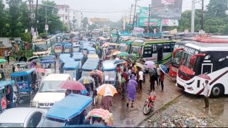 ১৬ ঘন্টা পর সুনামগঞ্জ-সিলেট মহাসড়কে পরিবহন শ্রমিক‌দের ধর্মঘট প্রত্যাহার
