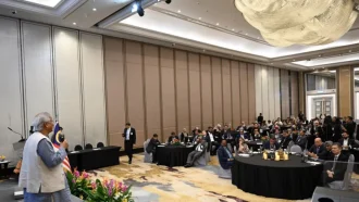 মালয়েশিয়ার কোম্পানিগুলোকে বাংলাদেশে বিনিয়োগের আহ্বান প্রধান উপদেষ্টার