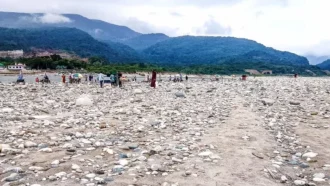 সাদা পাথর লুটকারীদের বিরুদ্ধে ব্যবস্থা নিতে হাইকোর্টে রিট