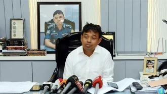 সাবেক ডিবিপ্রধান হারুনসহ পুলিশের ১৮ কর্মকর্তা বরখাস্ত