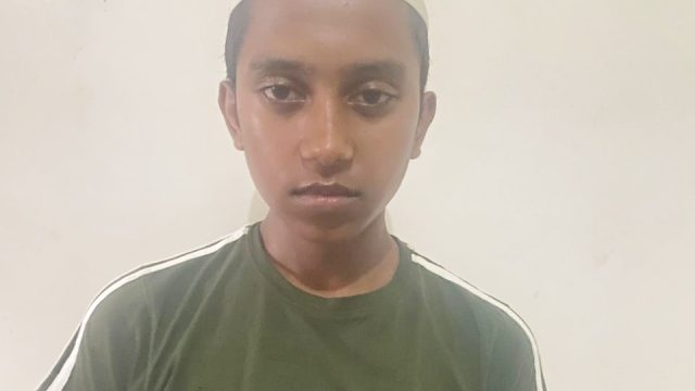 ৪ দিন পর ছেলে নাহিনের খুঁজে পেয়ে কান্নায় ভেঙে পড়েন কামাল