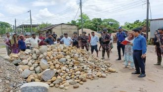 জৈন্তাপুরে জ ব্দ আরও ১৪ হাজার ঘনফুট পাথর